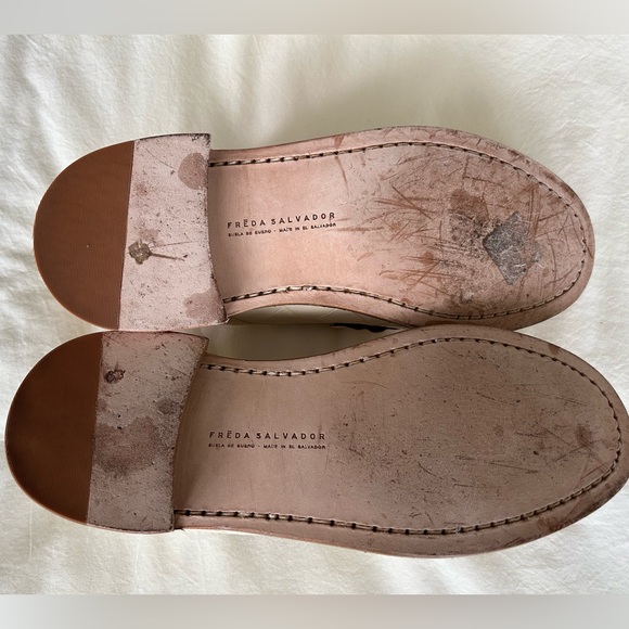 Freda Salvador Elba Penny Loafer in Sand Embossed Croc - Size 7 - Like New - Picture 13 of 16